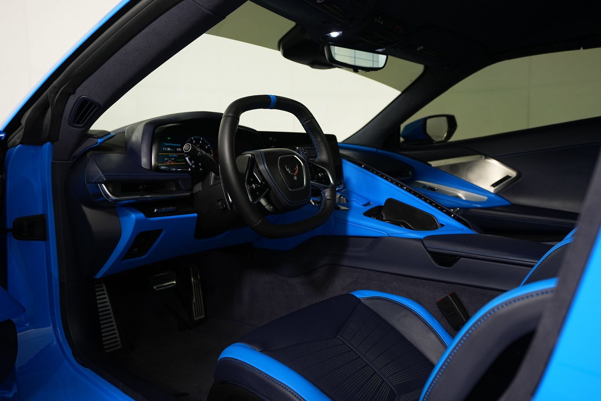 Used 2024 Chevrolet Corvette Stingray Premium Conv w/ Battery Protection Package RWD image 10