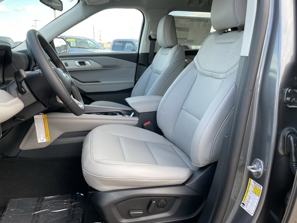 New 2026 Ford Explorer Active image 7