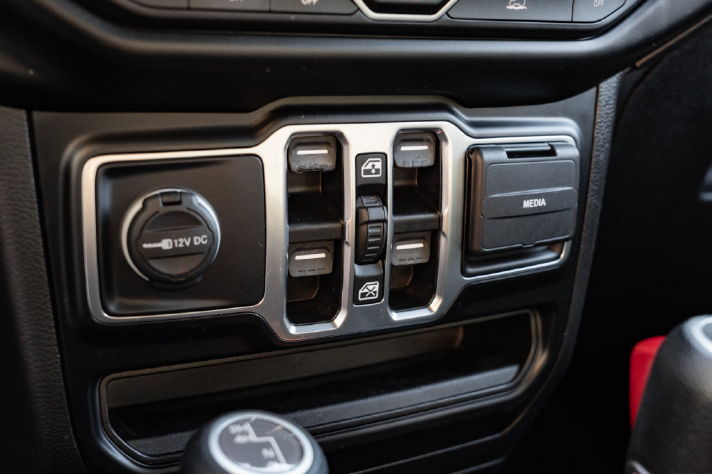 Used 2021 Jeep Wrangler Unlimited Sport AWD/4WD image 19