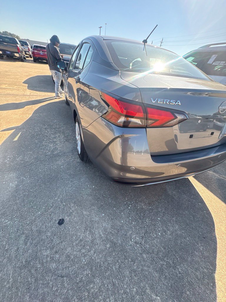 Used 2025 Nissan Versa S FWD image 3