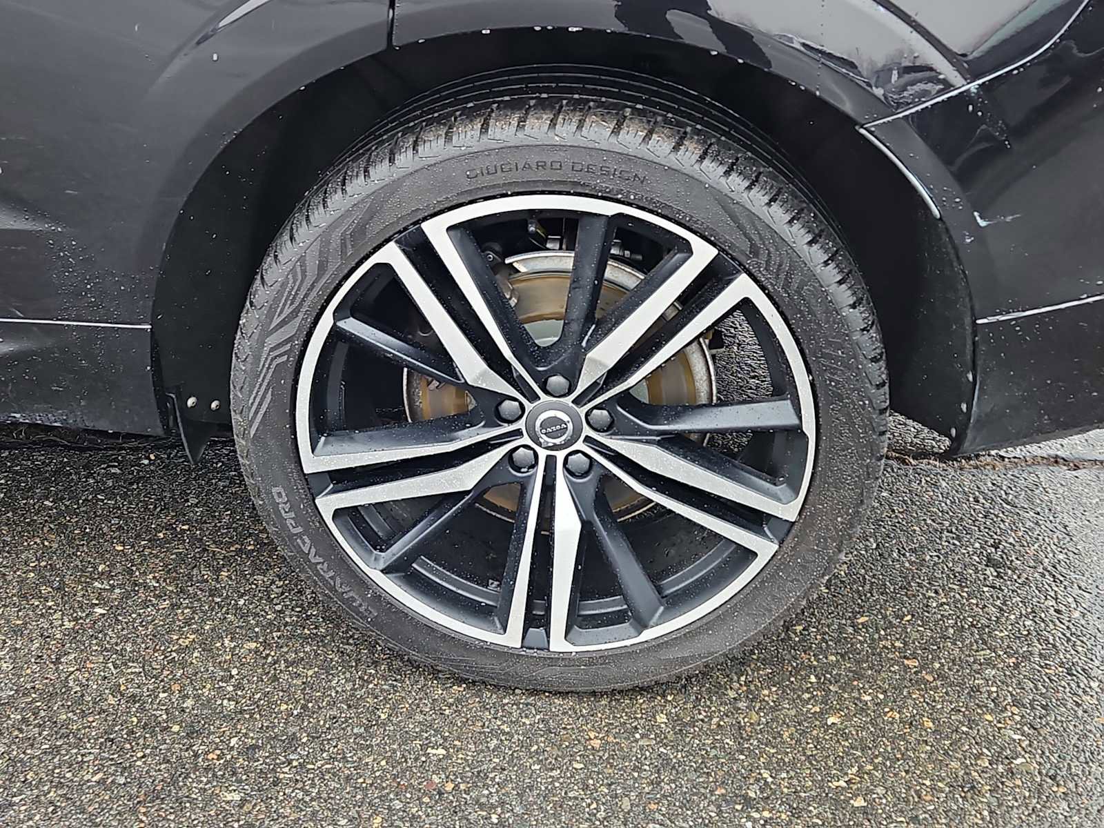 Used 2020 Volvo XC60 T6 R-Design w/ Protection Package Premier image 8