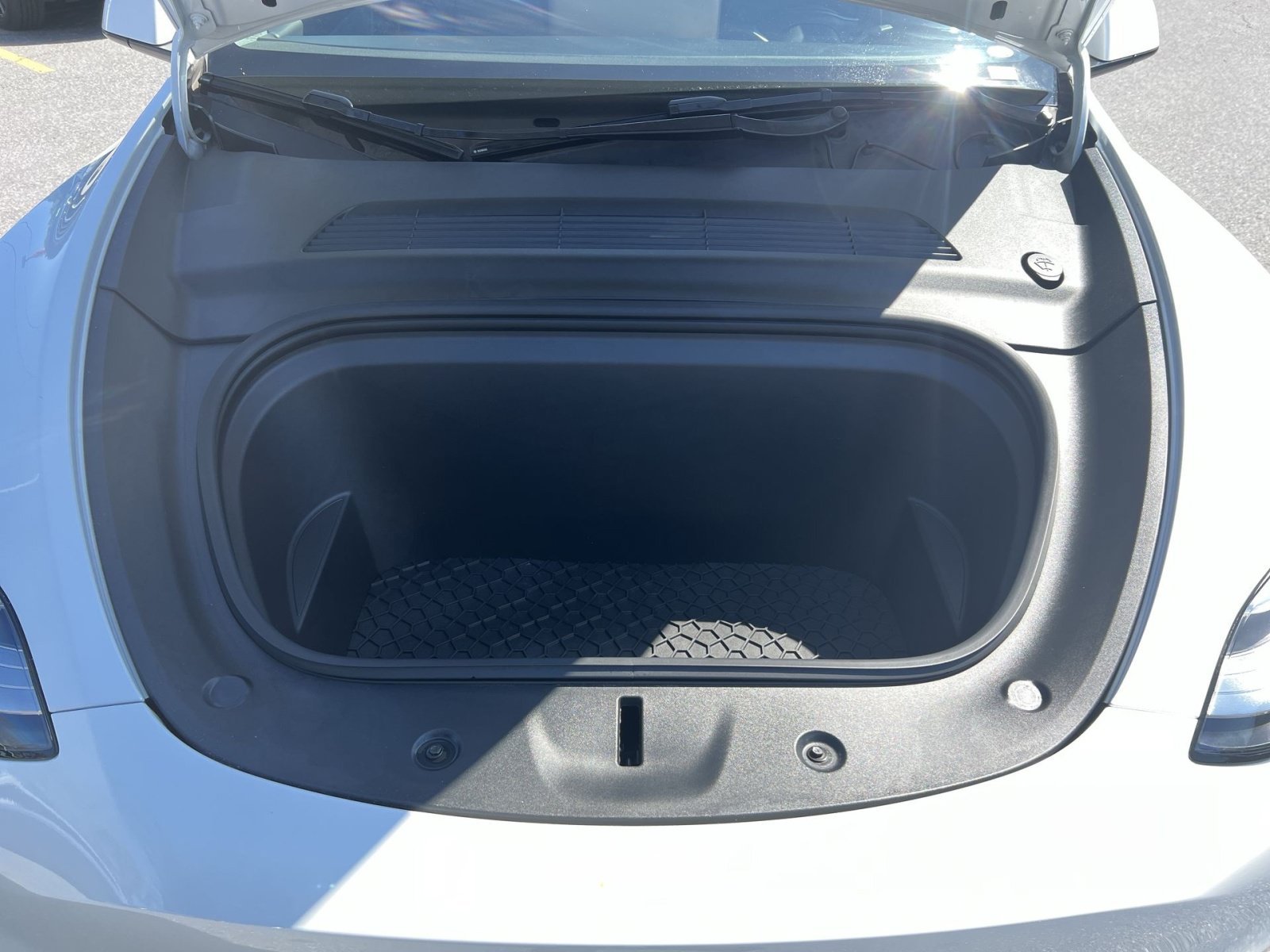 Used 2021 Tesla Model Y Long Range AWD/4WD image 28