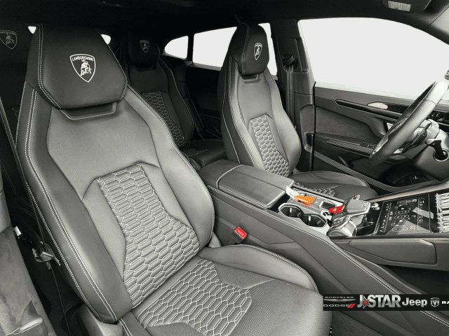 Used 2022 Lamborghini Urus AWD/4WD image 10