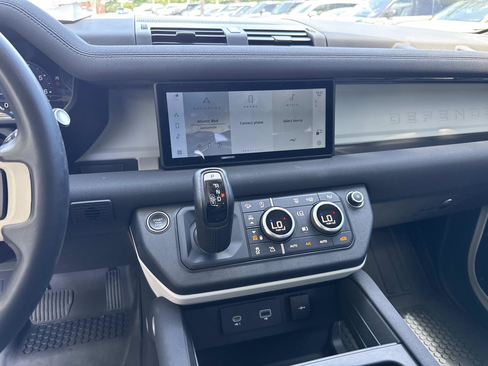 Used 2023 Land Rover Defender 90 SE AWD/4WD image 20