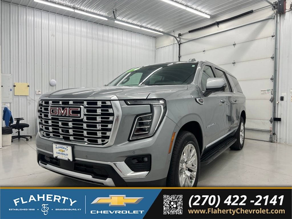 Used 2025 GMC Yukon XL Denali AWD/4WD image 6