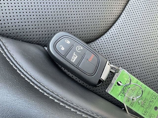 Used 2023 Jeep Cherokee Altitude Lux w/ Lux Elite Package image 30