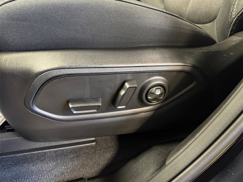 Used 2025 Jeep Grand Cherokee Laredo X w/ Luxury Tech Group I image 13