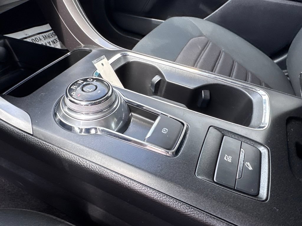 Used 2020 Ford Fusion SE FWD image 29