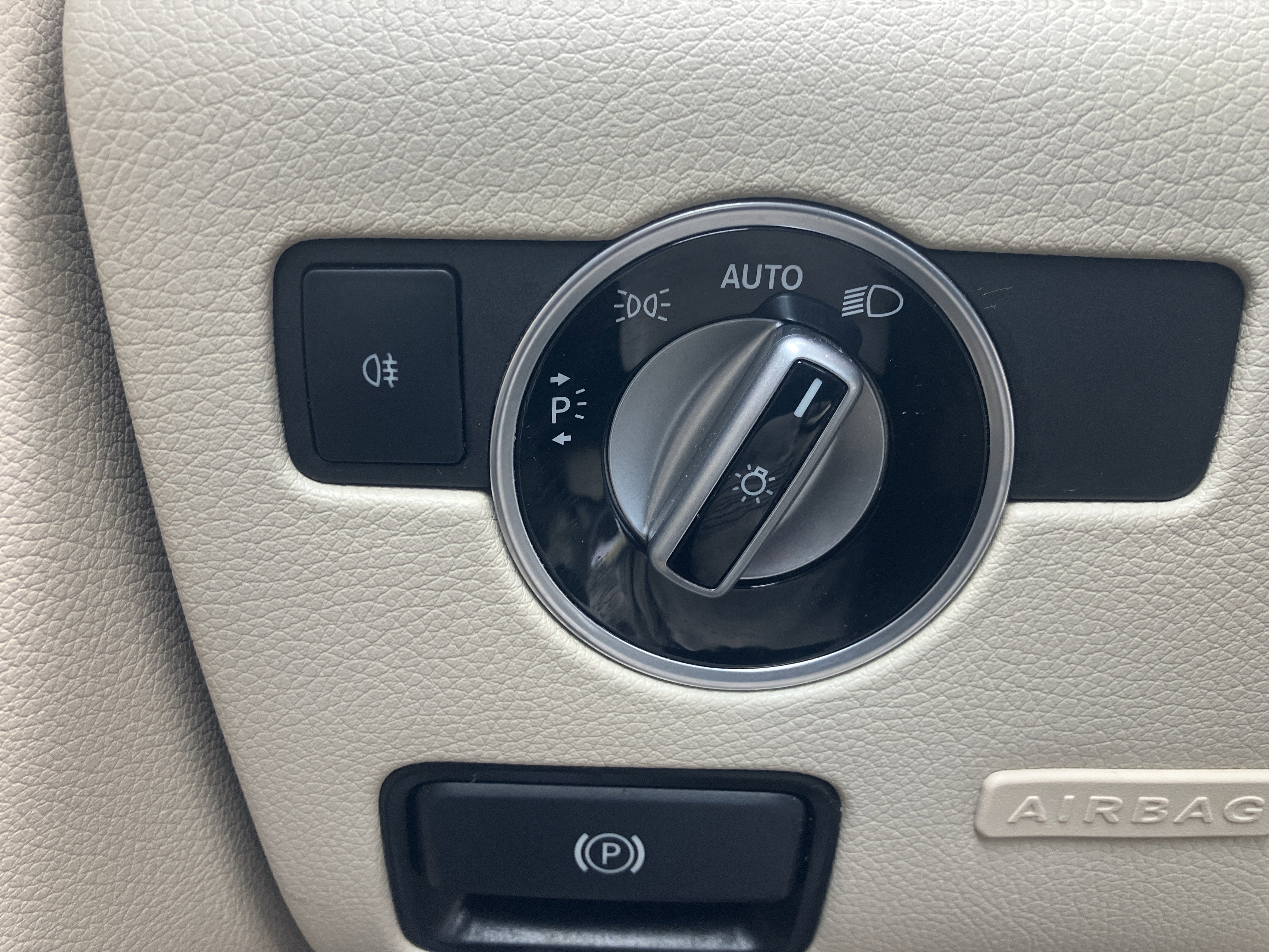 Used 2019 Mercedes-Benz SLC 300 image 16