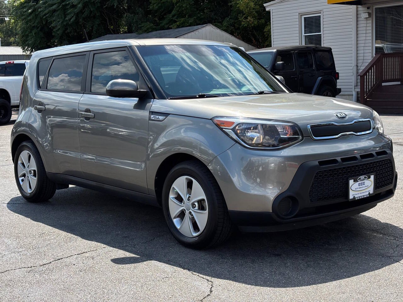 Used 2016 Kia Soul w/ Convenience Package FWD image 2