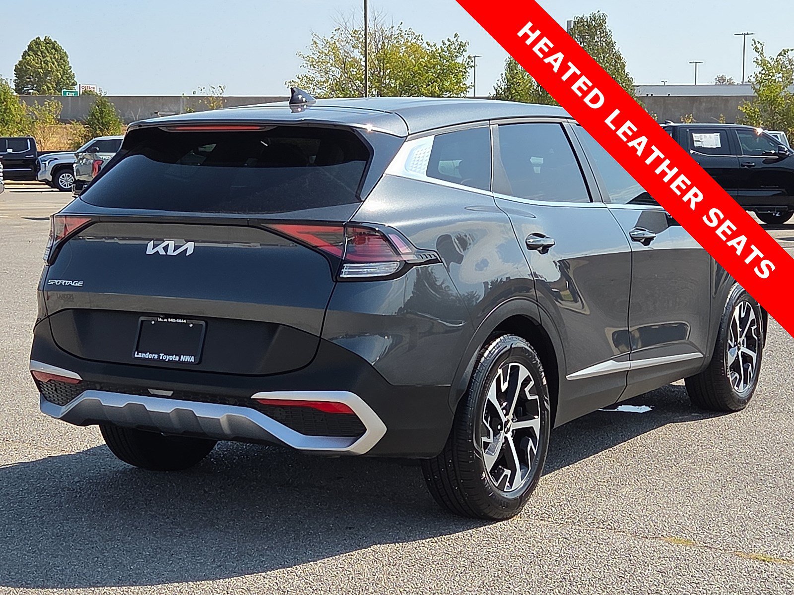 Used 2024 Kia Sportage EX FWD image 5