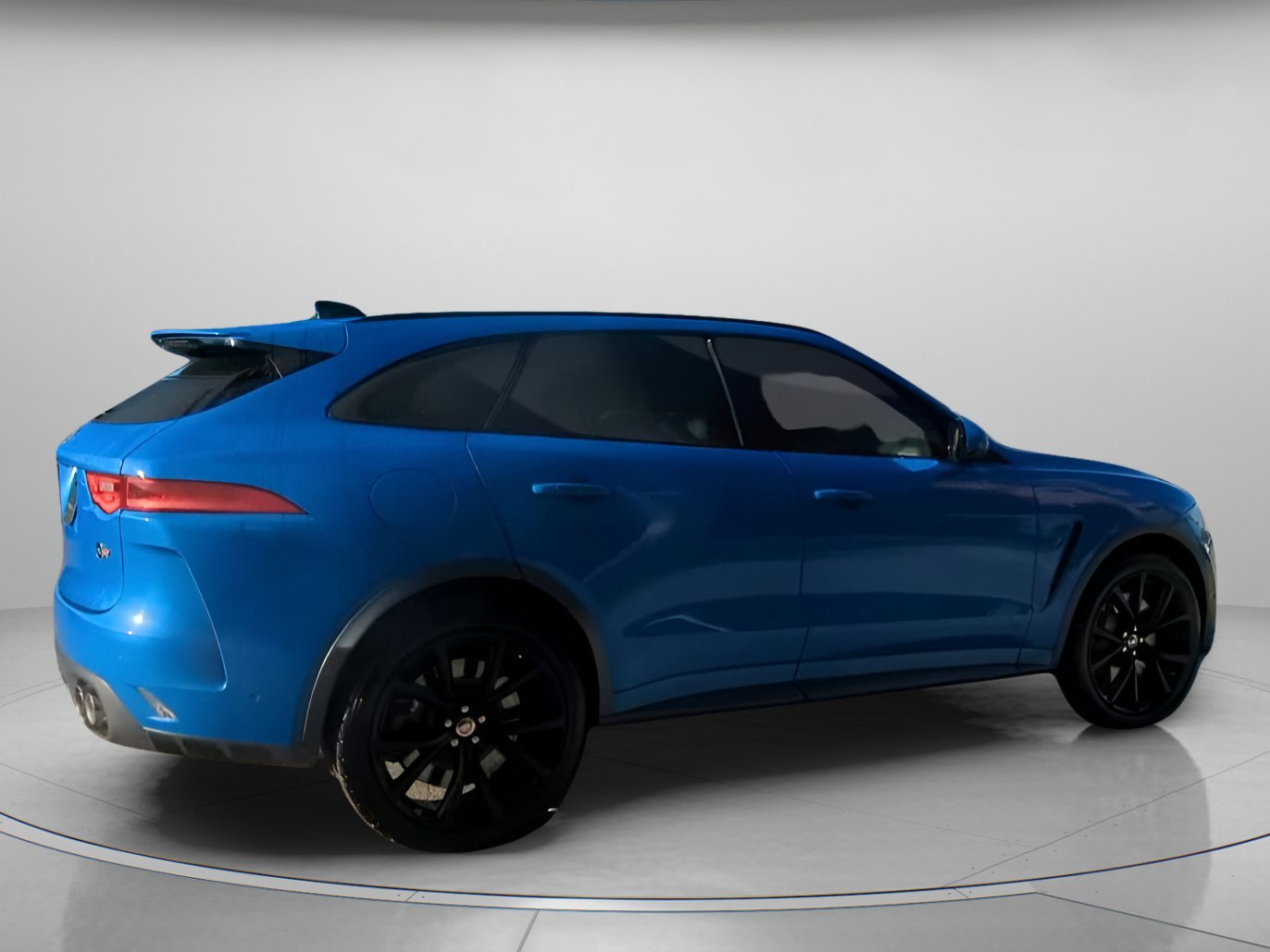 Used 2020 Jaguar F-PACE SVR image 29