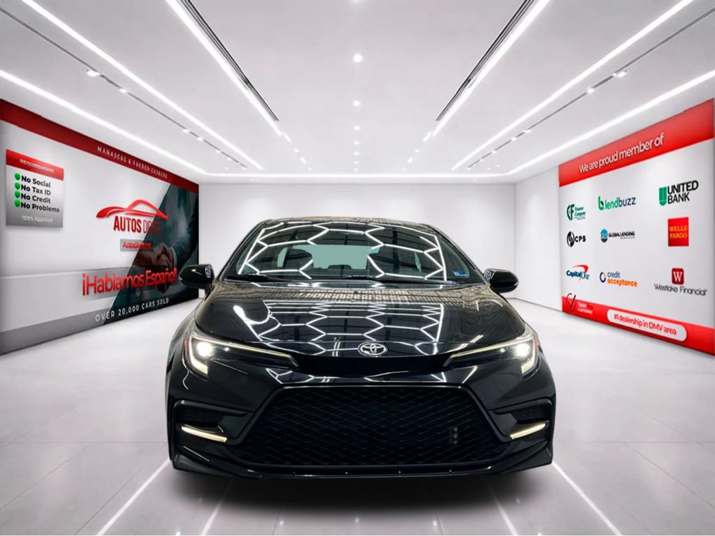 Used 2023 Toyota Corolla SE FWD image 2