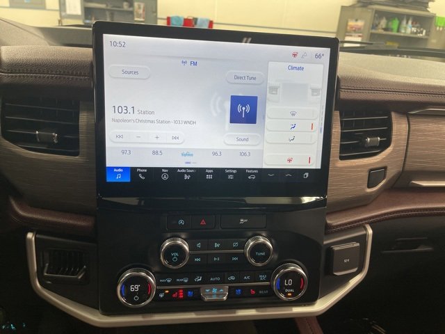 Used 2023 Ford Expedition Max Limited image 28