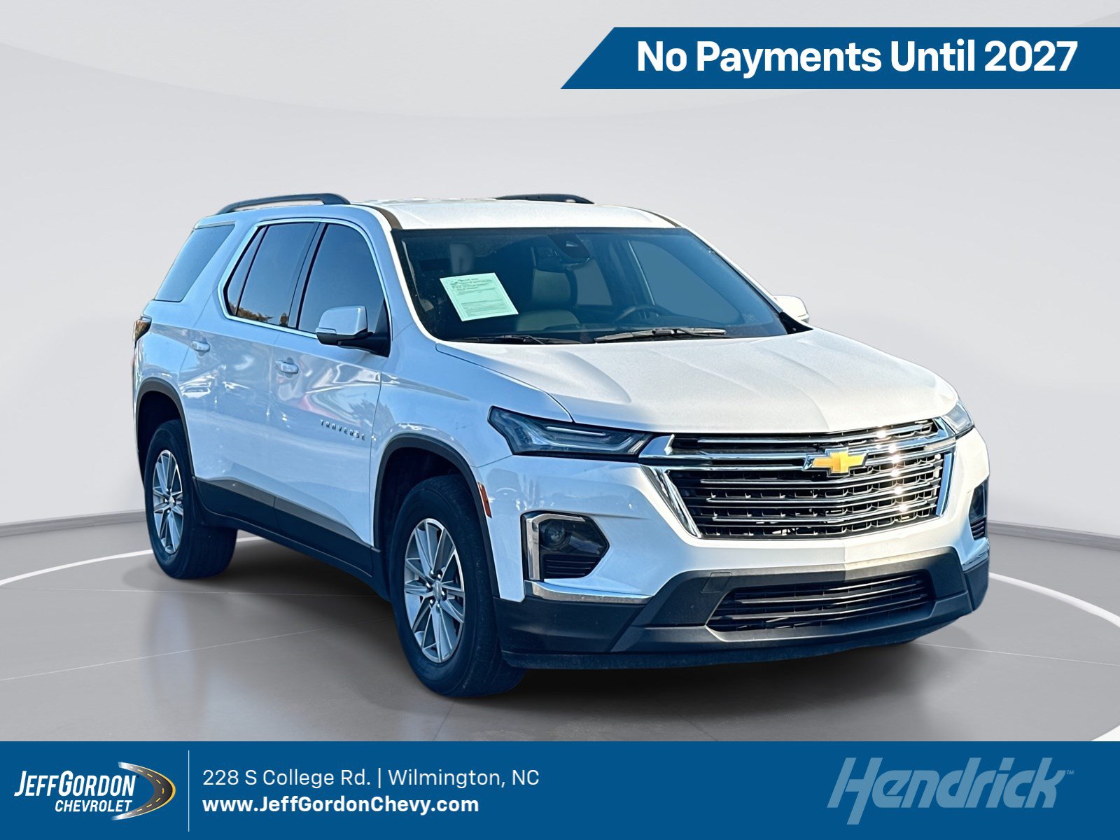 Used 2023 Chevrolet Traverse LT