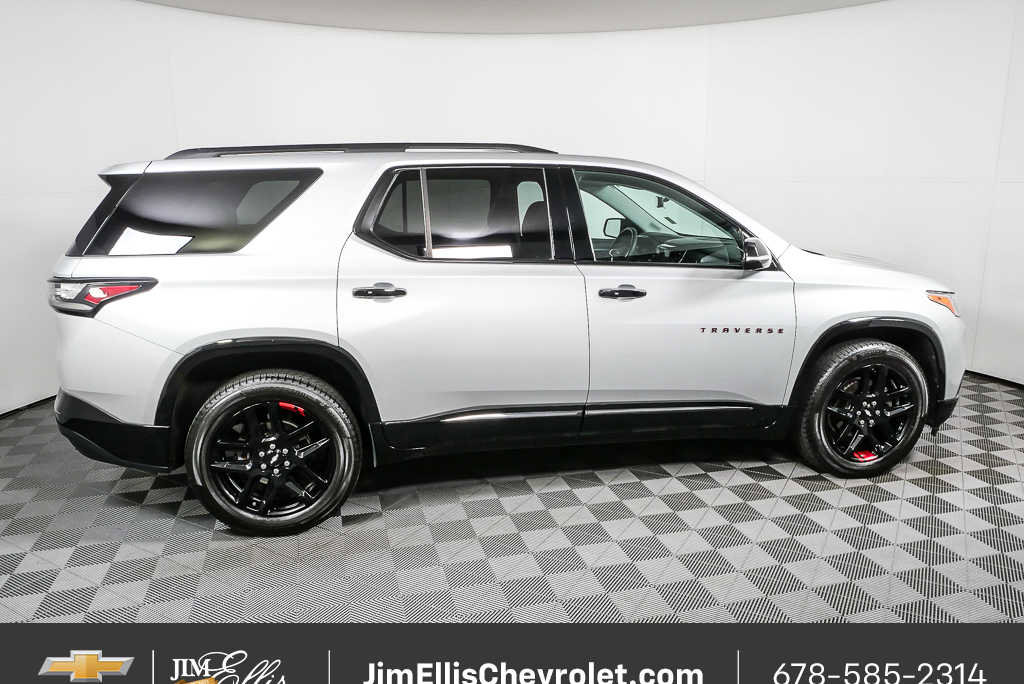 Used 2020 Chevrolet Traverse Premier w/ Redline Edition image 2