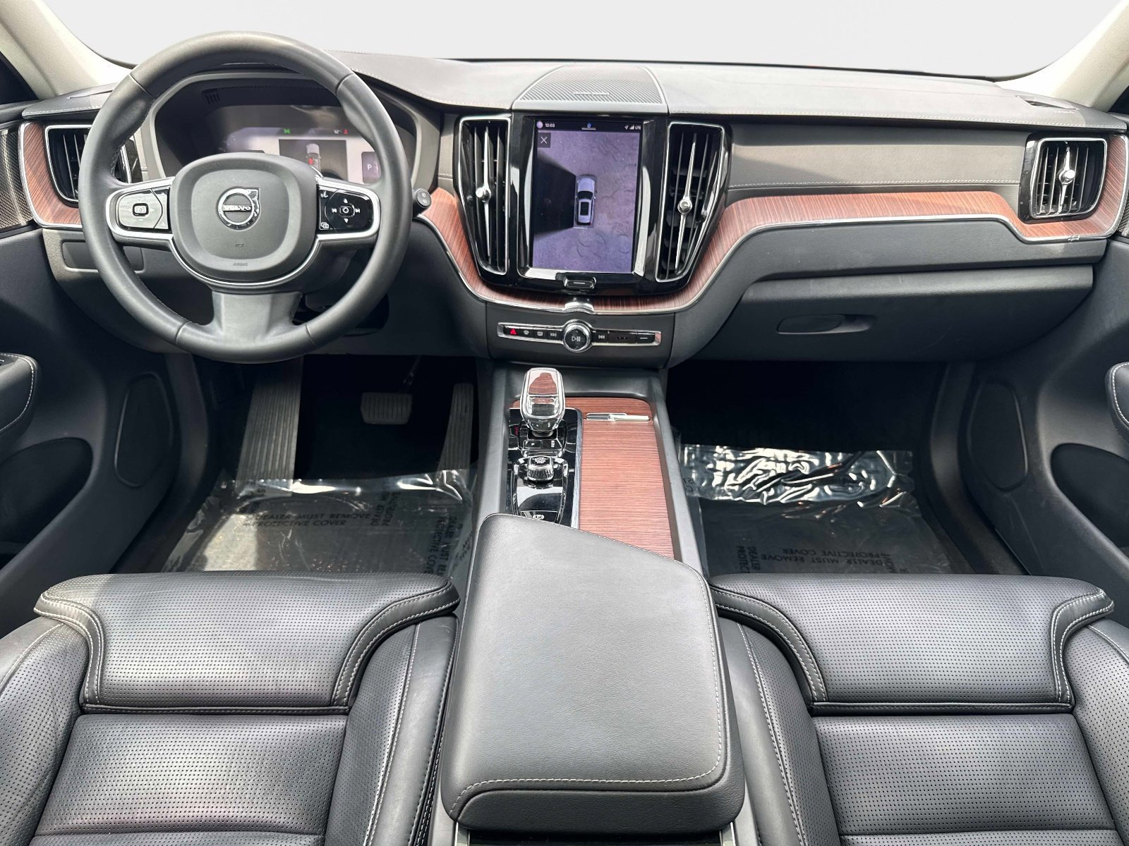 Used 2023 Volvo XC60 B5 Ultimate w/ Protection Package Premier FWD image 12