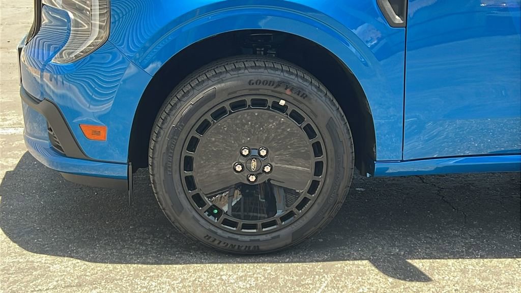 New 2025 Ford Maverick Lobo image 9