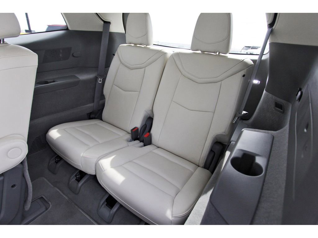 Used 2023 Cadillac XT6 Premium Luxury w/ Technology Package image 8