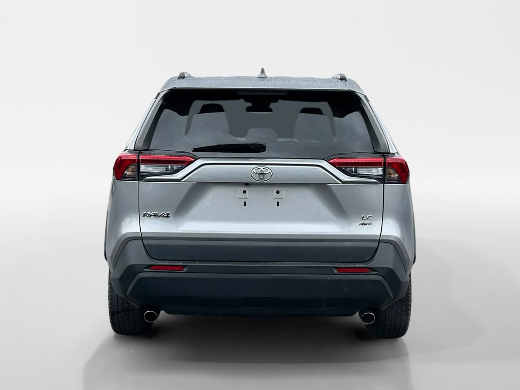 Used 2021 Toyota RAV4 LE AWD/4WD image 4