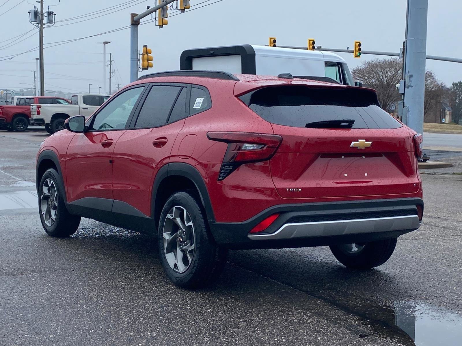 New 2026 Chevrolet Trax LT w/ LT Convenience Package FWD image 5