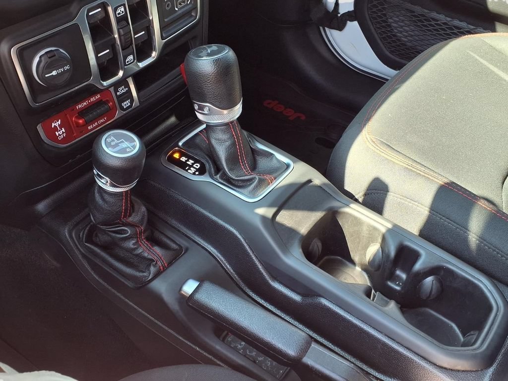 Used 2021 Jeep Wrangler Unlimited Rubicon AWD/4WD image 15