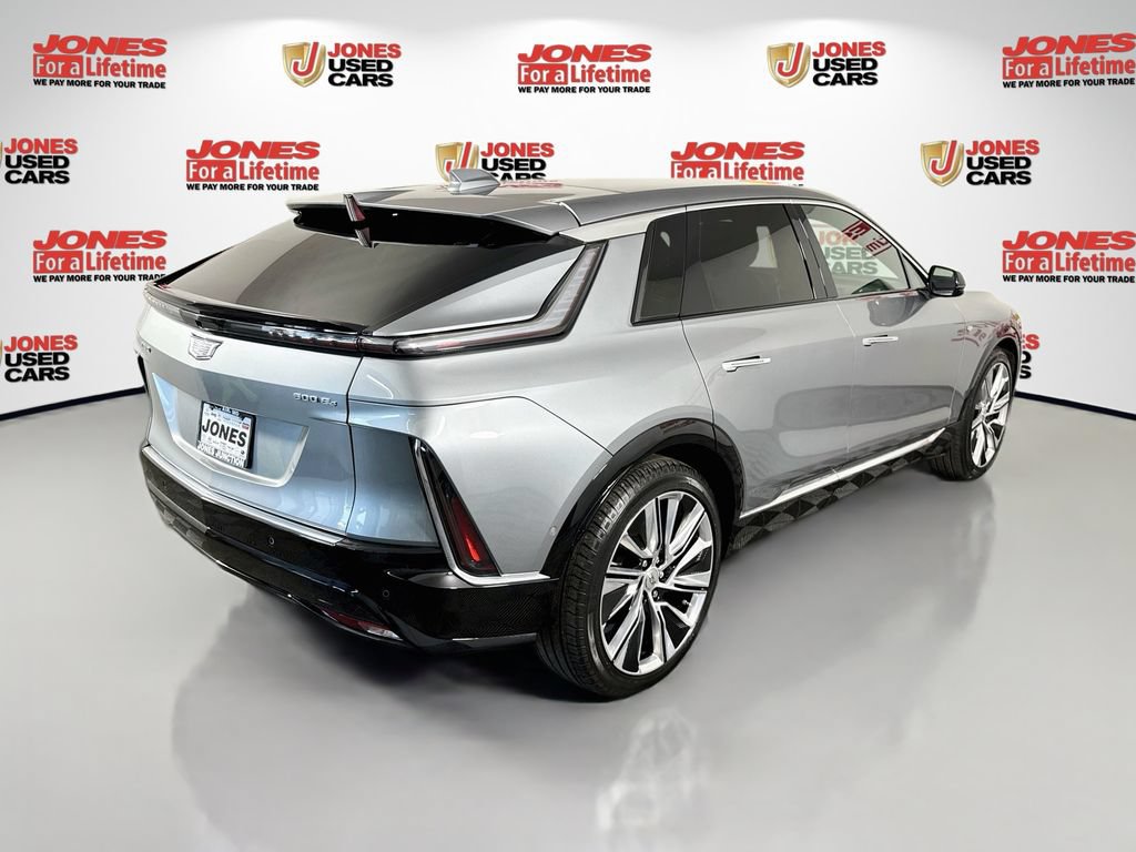 Used 2024 Cadillac Lyriq Luxury AWD/4WD image 17