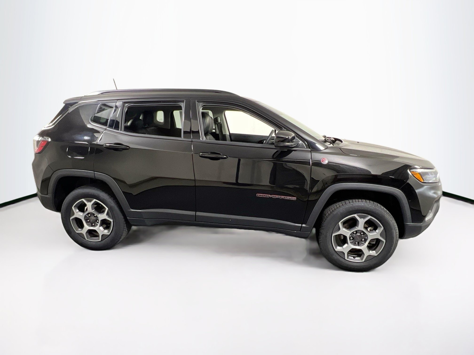 Used 2022 Jeep Compass Trailhawk AWD/4WD image 4