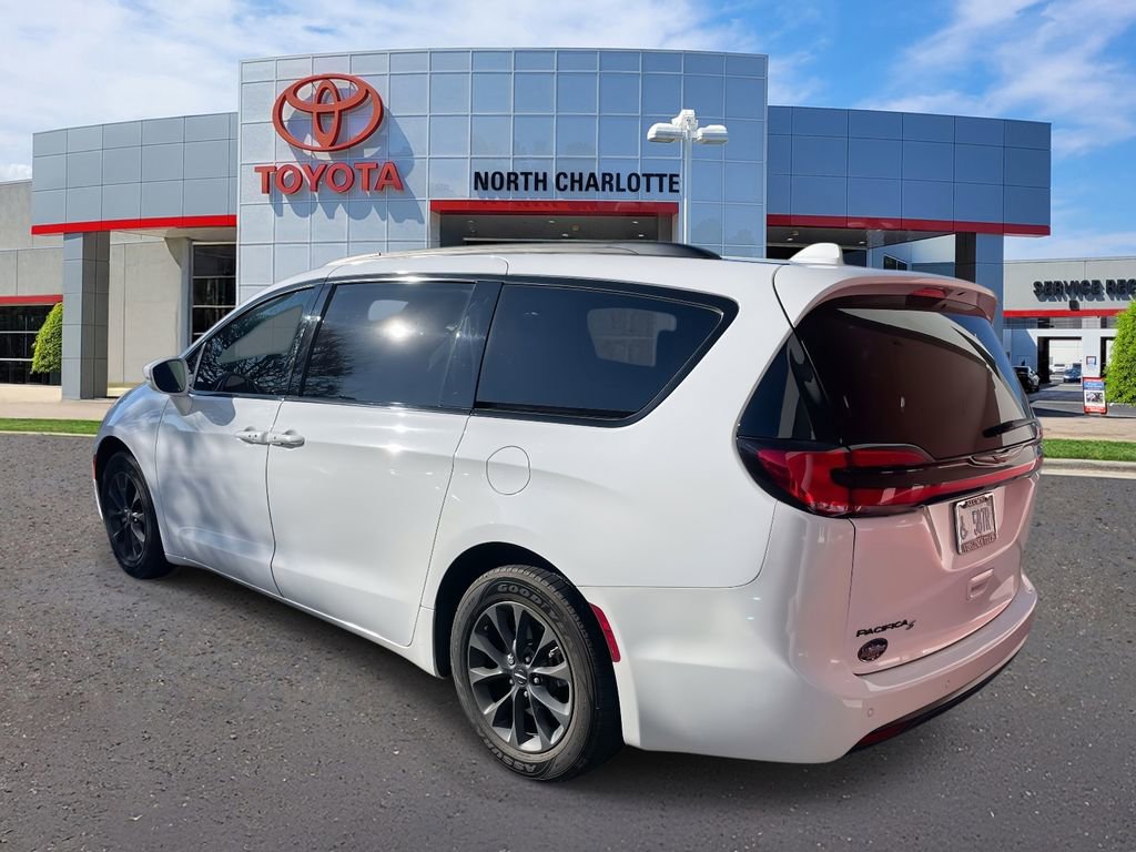 Used 2021 Chrysler Pacifica Touring-L w/ Uconnect Theater Family Group image 7