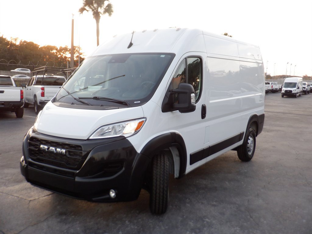 Used 2024 RAM ProMaster 2500 w/ Convenience Group image 16