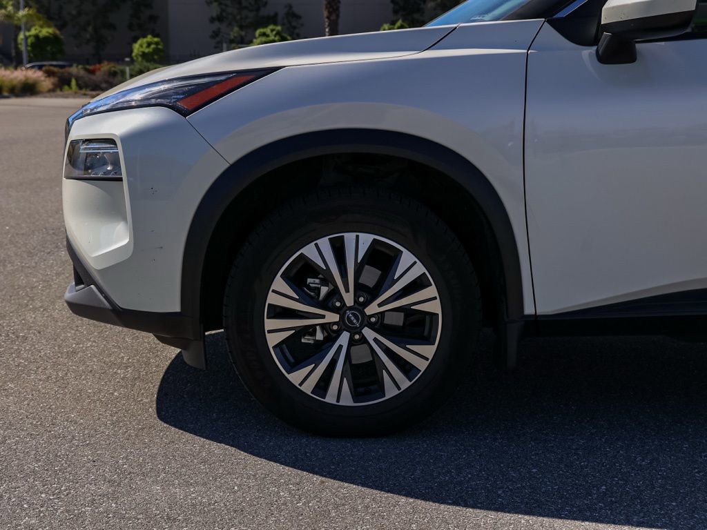 Used 2023 Nissan Rogue SV image 11