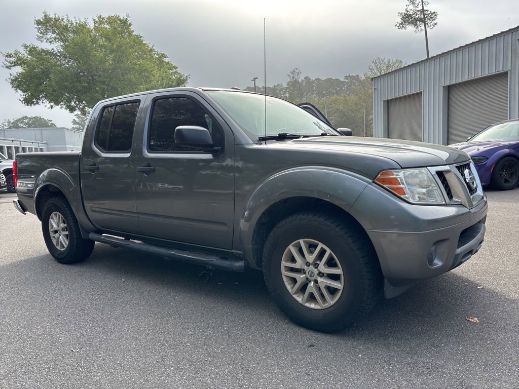 Used 2018 Nissan Frontier SV image 1