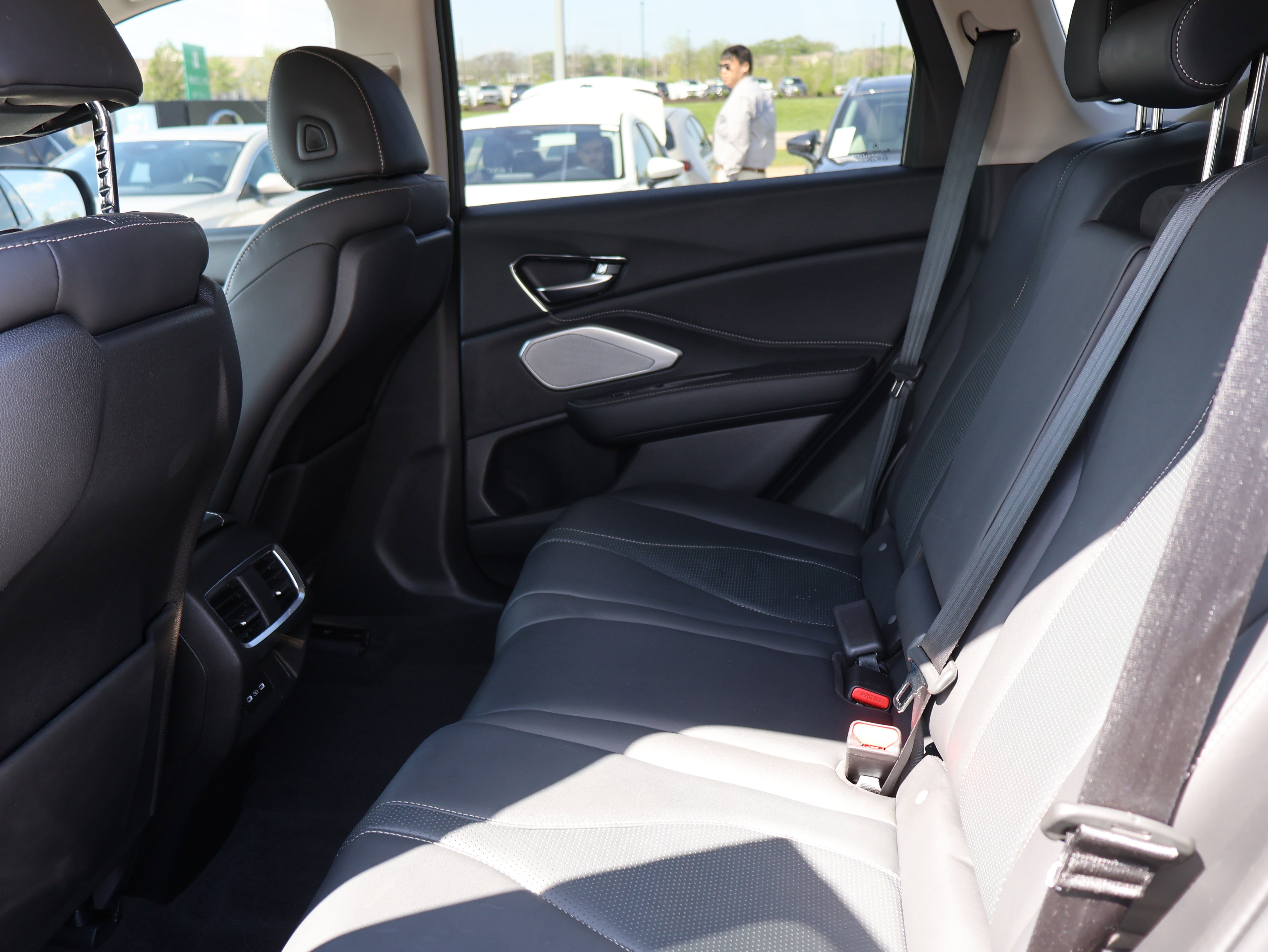 Used 2024 Acura RDX SH-AWD w/ Technology Package image 17
