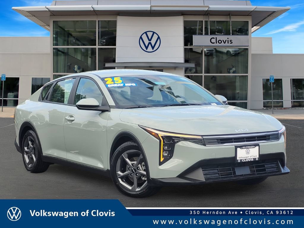 Used 2025 Kia K4 FWD image 1