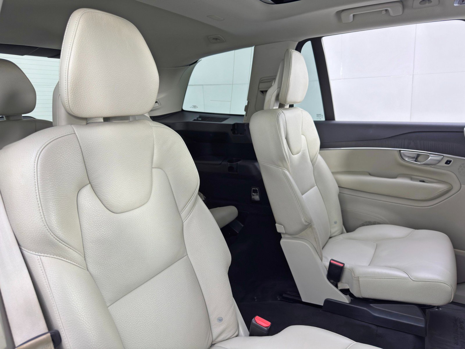 Used 2020 Volvo XC90 T6 Momentum image 38