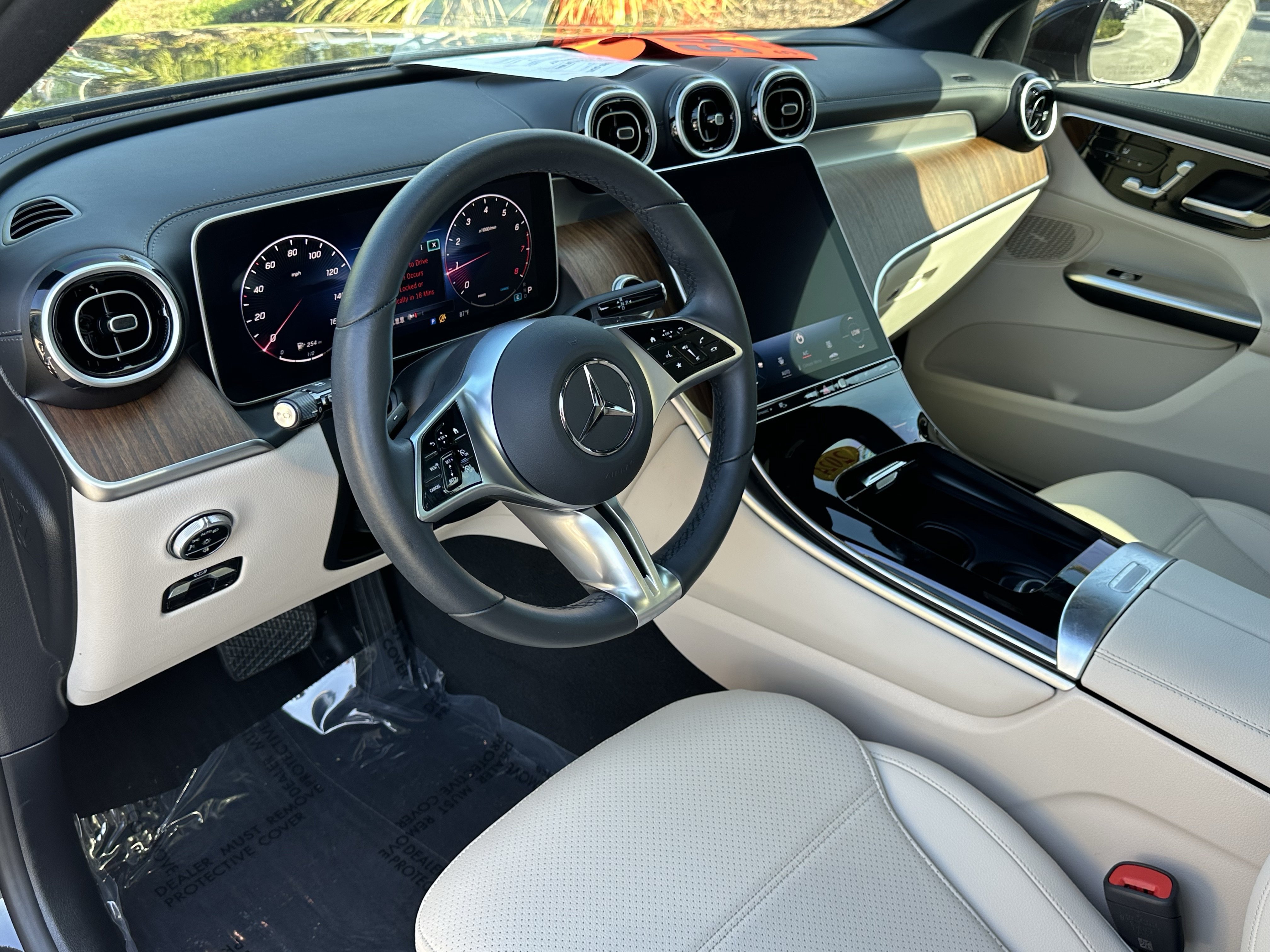 Used 2024 Mercedes-Benz GLC 300 4MATIC image 20