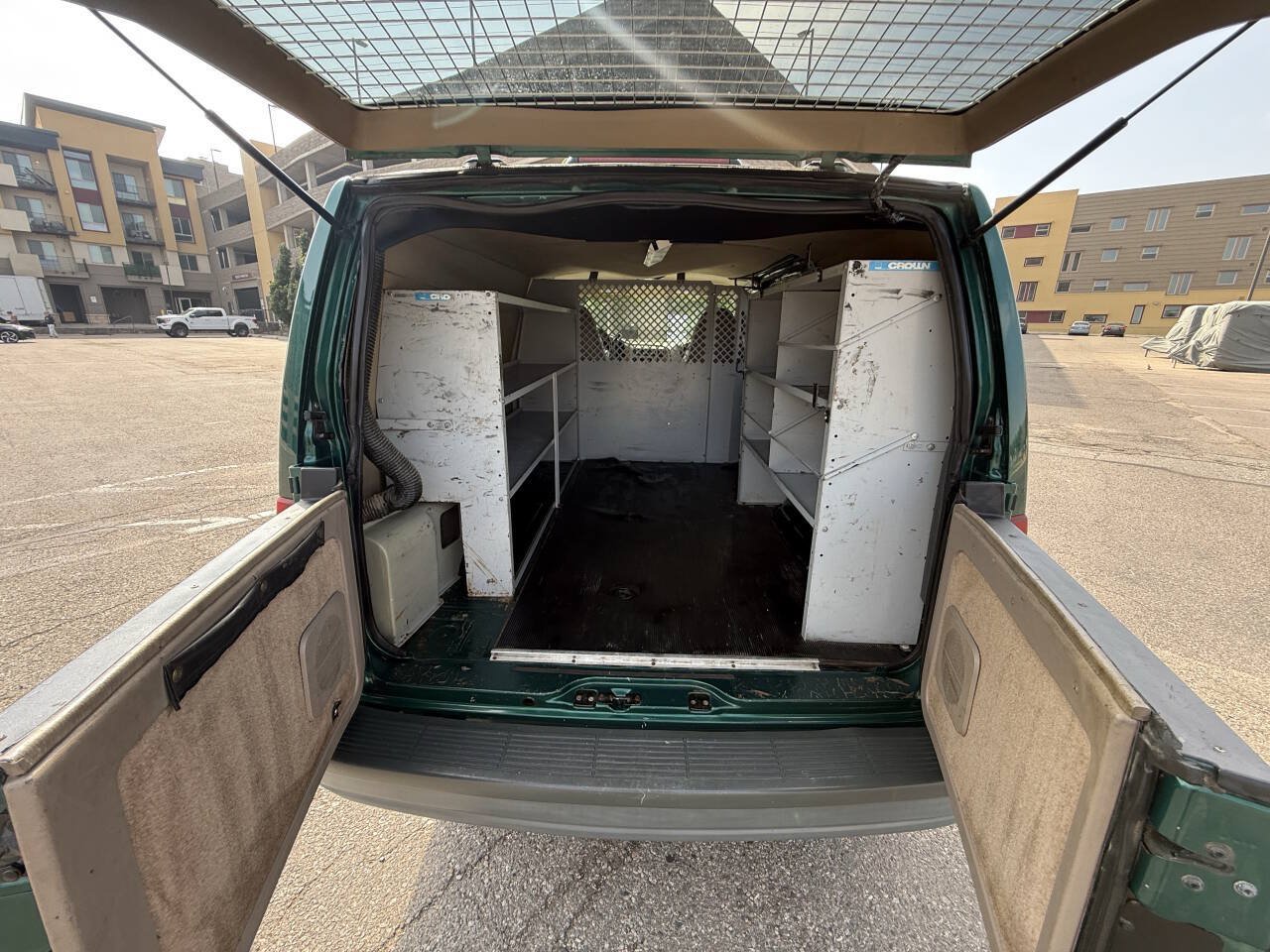 Used 2000 Chevrolet Astro AWD w/ Convenience Group image 21