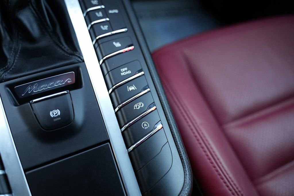 Used 2018 Porsche Macan GTS image 43