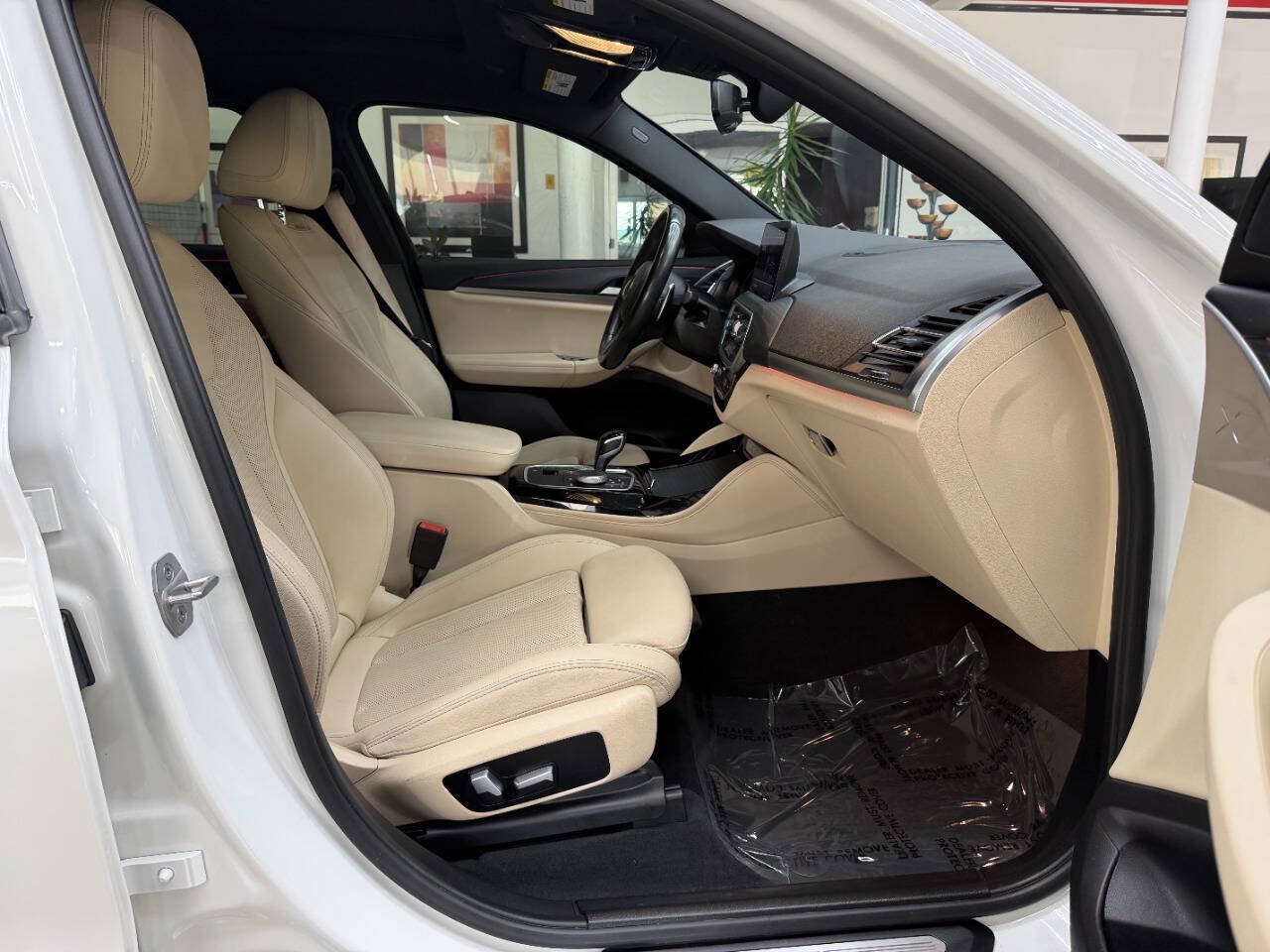 Used 2022 BMW X4 xDrive30i w/ M Sport Package 2 AWD/4WD image 17