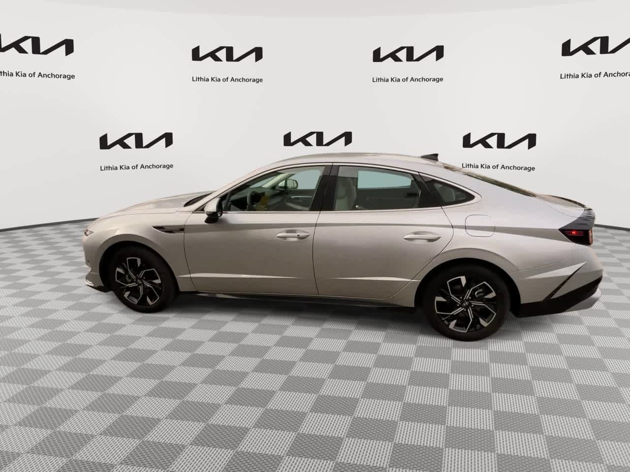 Used 2025 Hyundai Sonata SEL FWD image 5