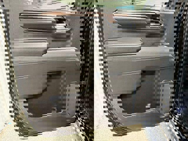 Used 2023 GMC Sierra 1500 SLT w/ SLT Premium Package image 24