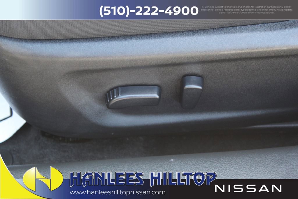 Used 2025 Nissan Altima 2.5 SV FWD image 13
