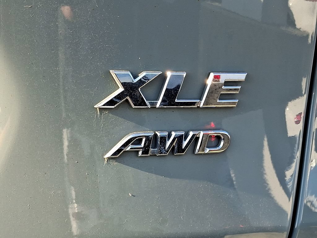 Used 2021 Toyota RAV4 XLE w/ Convenience Package AWD/4WD image 11