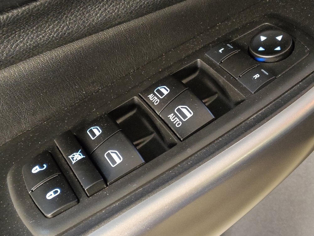 Used 2021 Jeep Cherokee Latitude Lux 80th Anniv w/ Quick Order Package 26U 80TH FWD image 27