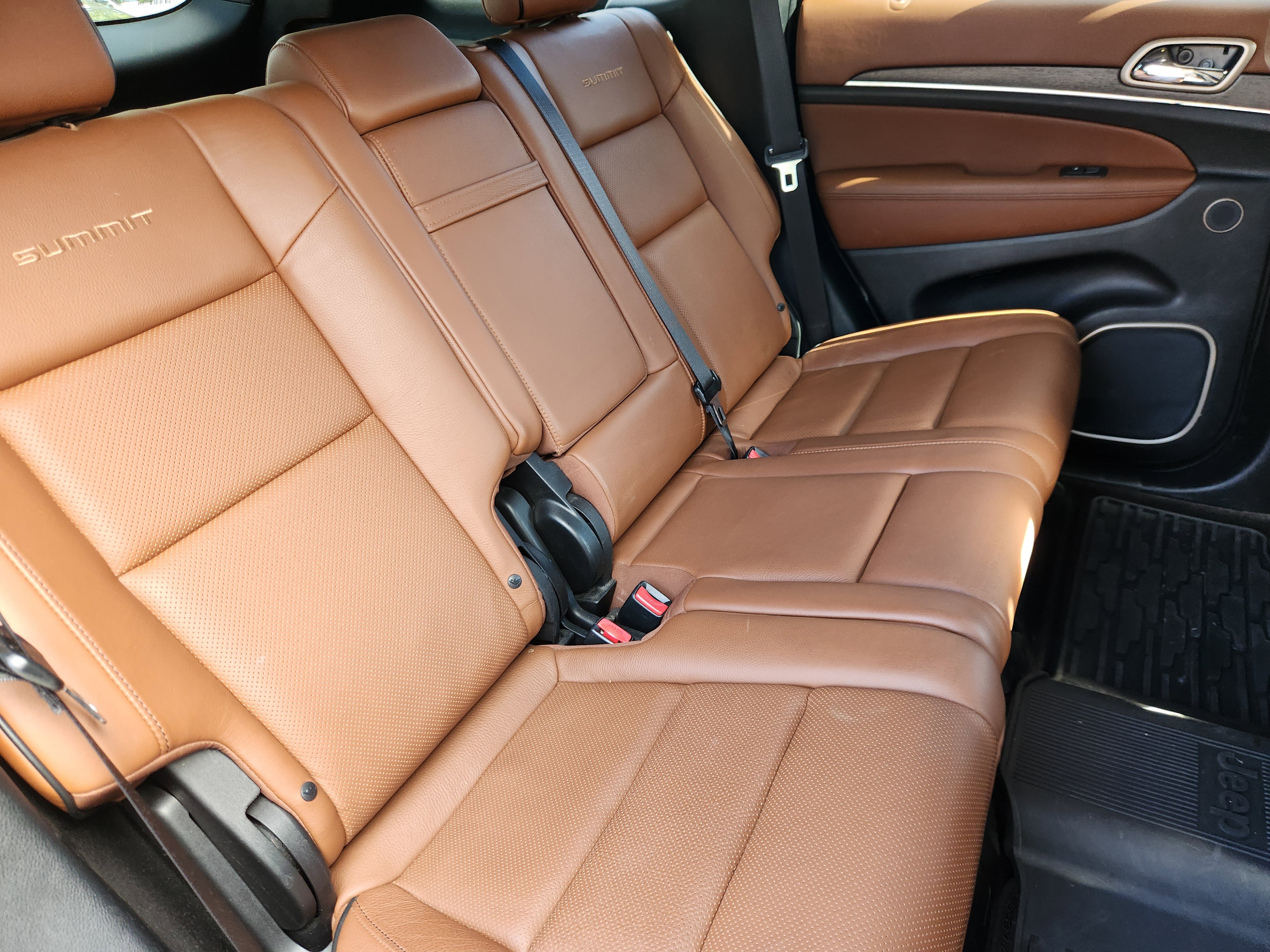 Used 2017 Jeep Grand Cherokee Summit image 17