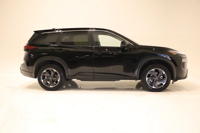 Used 2025 Nissan Rogue SV AWD/4WD image 4