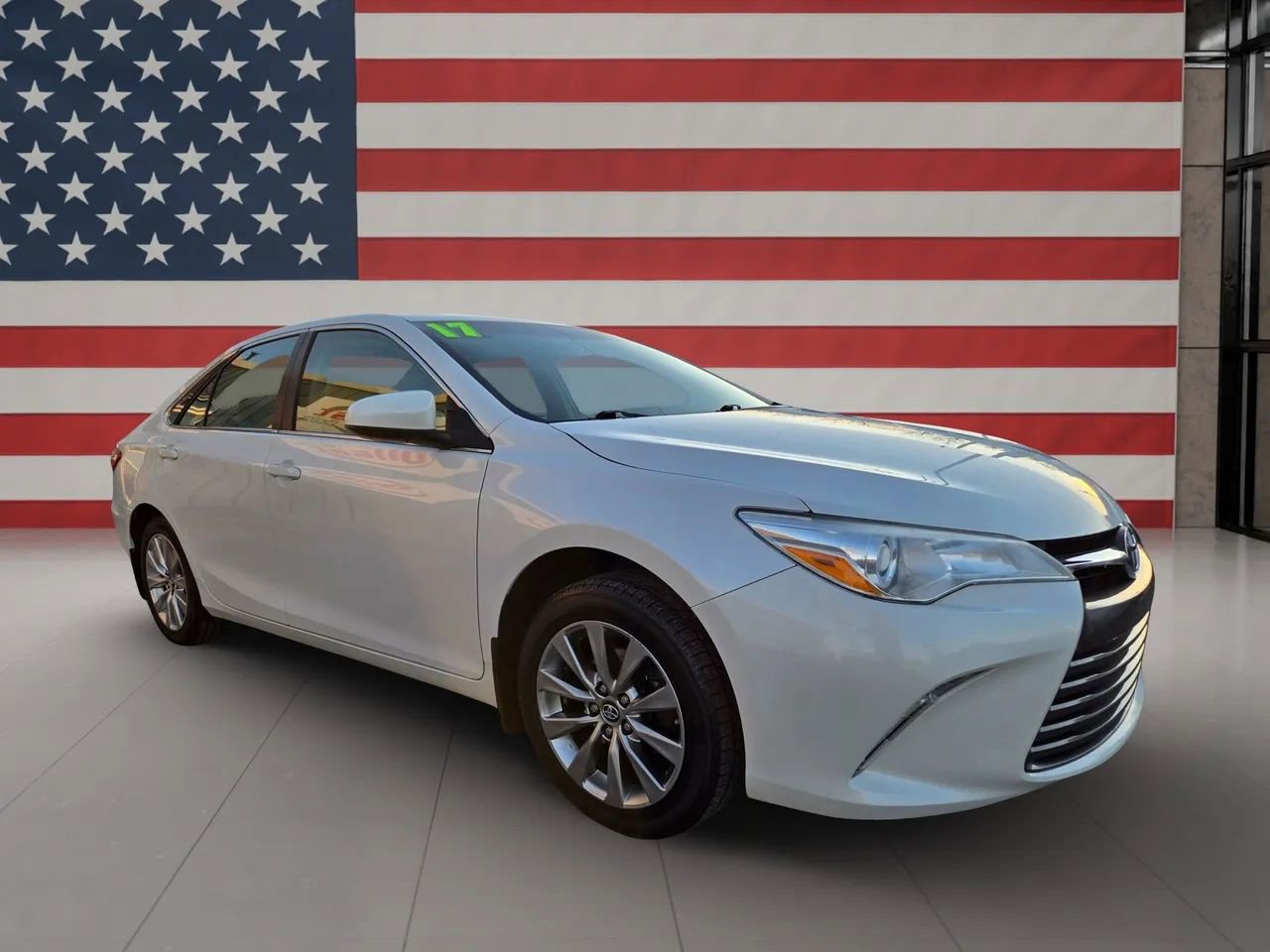 Used 2017 Toyota Camry XLE image 13