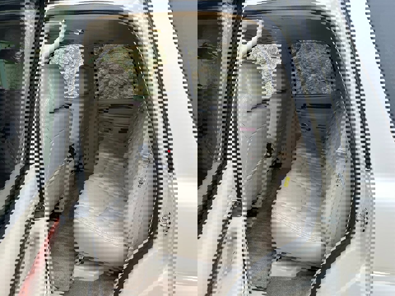 Used 2005 Cadillac Escalade AWD image 28