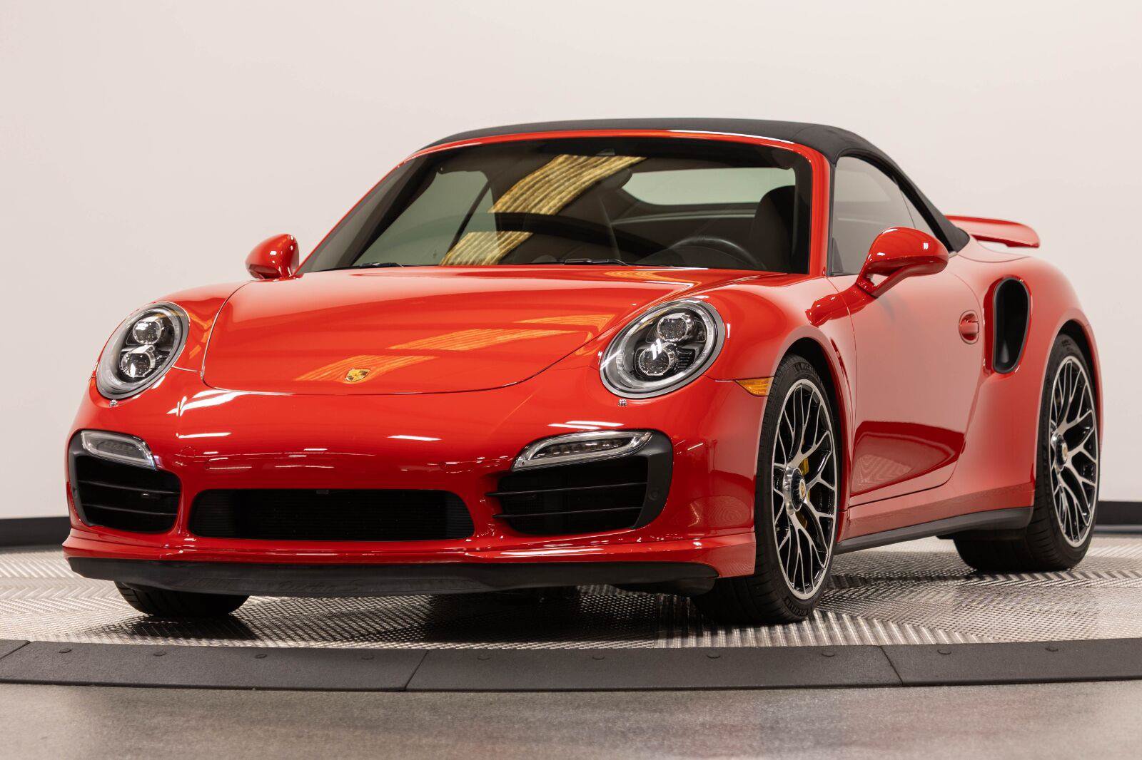 Used 2015 Porsche 911 Turbo S AWD/4WD image 29