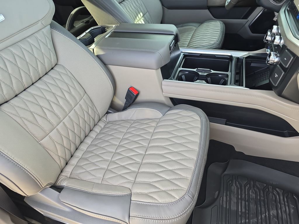 Used 2026 Ford F450 Platinum w/ Platinum Plus Package image 10